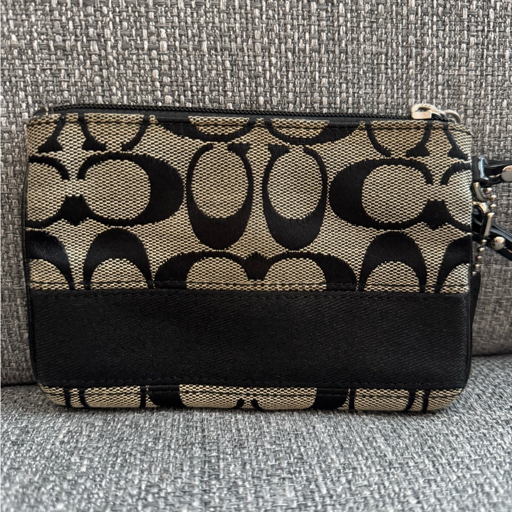 Small Coach wristlet